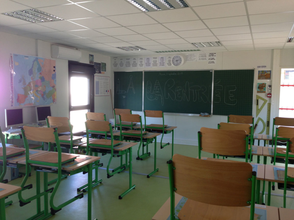 salle de classe en modulaire pour école primaire